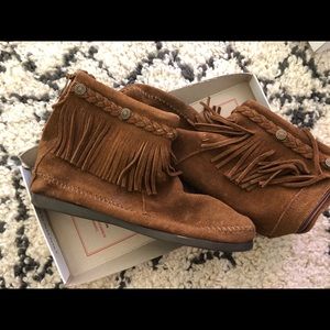 Minnetonka Genuine Suede Fringe Ankle Boots